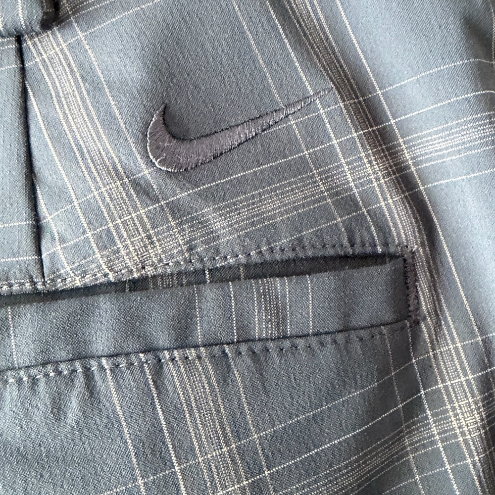Nike Dri-FIT Men's Gray Blue Plaid Golf Pants Size: 33/30. - Picture 9 of 9